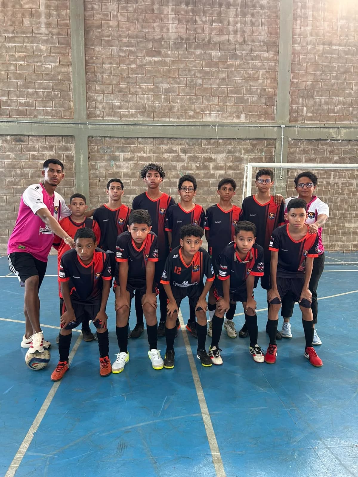 Equipe de jovens atletas do projeto The Fox
